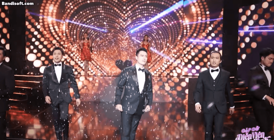 D&agrave;n sao nữ Vũ trụ VTV h&aacute;t nhạc Ho&agrave;ng Th&ugrave;y Linh, sốc nhất l&agrave; sắc v&oacute;c Hồng Diễm ở tuổi 40 - Ảnh 4.