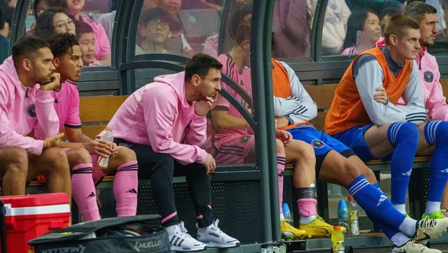 Messi xin lỗi sau thảm họa ở Hồng K&ocirc;ng (Trung Quốc), hứa sẽ tạ lỗi với fan - Ảnh 1.