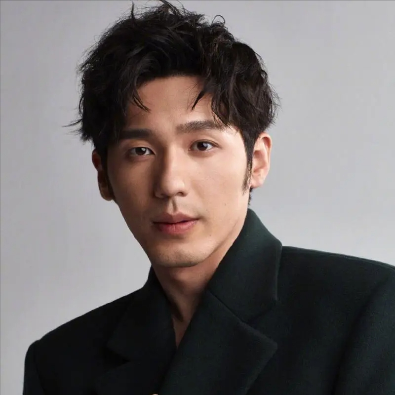 View - Bạch Vũ giàu từ trong trứng 10 năm không chịu già, thà hết thời chứ không thừa kế gia sản gần 200 tỷ