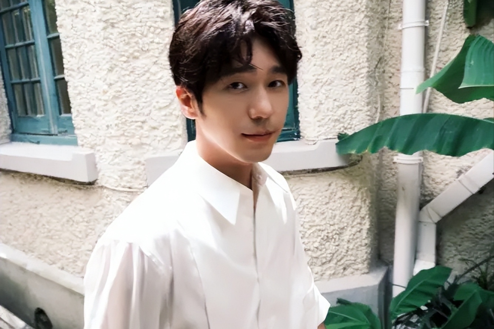 View - Bạch Vũ giàu từ trong trứng 10 năm không chịu già, thà hết thời chứ không thừa kế gia sản gần 200 tỷ