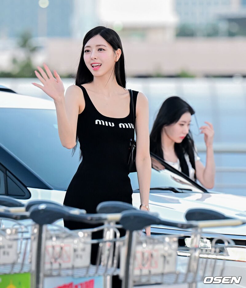View - Top idol nữ viral nhờ thân hình siêu thực: Jennie chuẩn chỉnh, Jisoo gây tranh luận nhưng chưa bằng "thánh body" gen 4 tạo cơn sốt “độn hông”