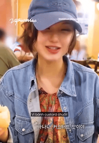 Danielle (NewJeans) tung Vlog du lịch Đà Nẵng: food tour như dân bản địa, fan xác nhận “dâu Việt” vì biểu cảm ăn sầu riêng - Ảnh 4.