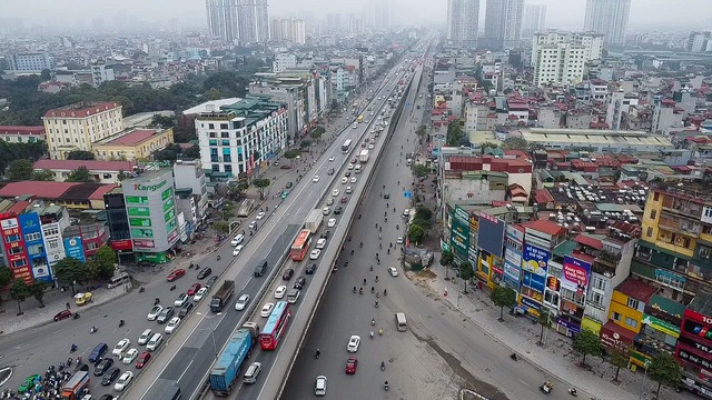 Ôtô xếp hàng dài 2 km để vào cao tốc Pháp Vân - Cầu Giẽ rời Thủ đô - Ảnh 2.