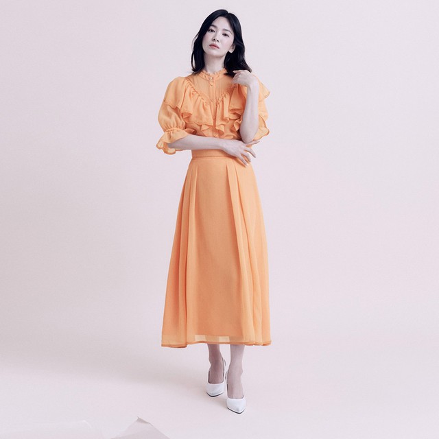 Mặc trang phục màu pastel trẻ trung và sang trọng như Song Hye Kyo với 9 công thức - Ảnh 7.