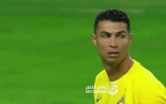 Ronaldo nói một câu đanh thép khi fan đối thủ không ngừng hô vang tên Messi - Ảnh 2.