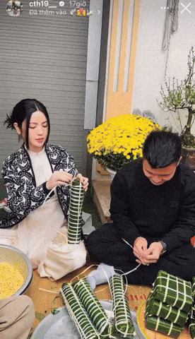 30 Tết của dàn WAG nổi tiếng: Vợ Tây của Tiến Dũng ôm chầm lấy bà chồng, Doãn Hải My, Chu Thanh Huyền tận hưởng năm đầu về làm dâu - Ảnh 4.