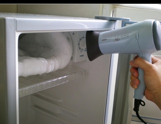 Tủ lạnh đóng lớp đá, tuyết dày có sao không? Vấn đề thường gặp nhưng không phải ai cũng biết cách xử lý - Ảnh 4.