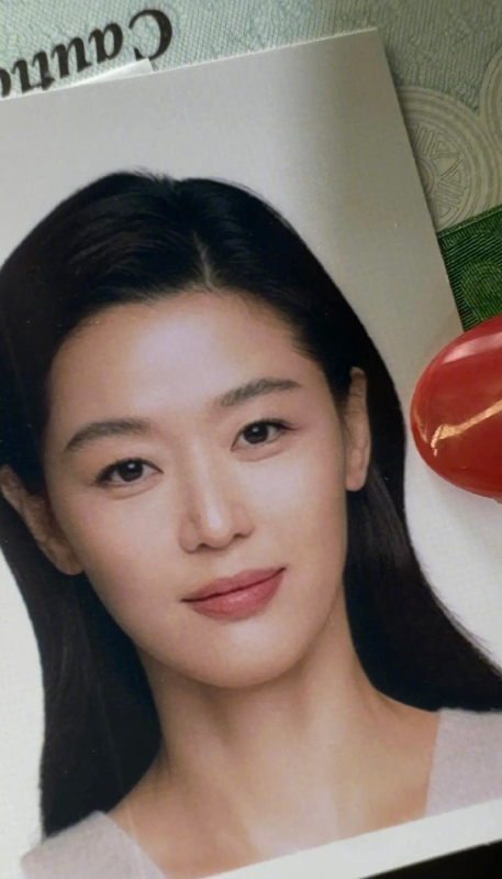 Jeon Ji Hyun leo hot search vì bị lộ ảnh hộ chiếu, nhan sắc thật ở tuổi 42 còn xứng danh nữ thần? - Ảnh 1.
