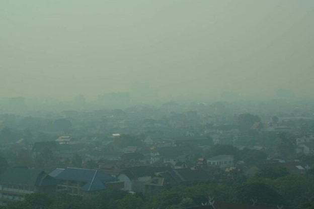 Cháy rừng khiến Chiangmai (Thái Lan) chìm trong khói bụi ô nhiễm - Ảnh 1.