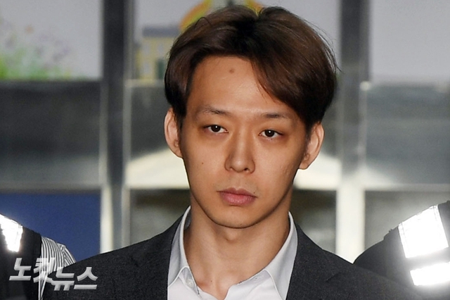 Gallery - Biến căng: Nam ca sĩ hạng A bị quản lý kiện vì khoản tiền lương gần 11 tỷ trong vòng 6 năm