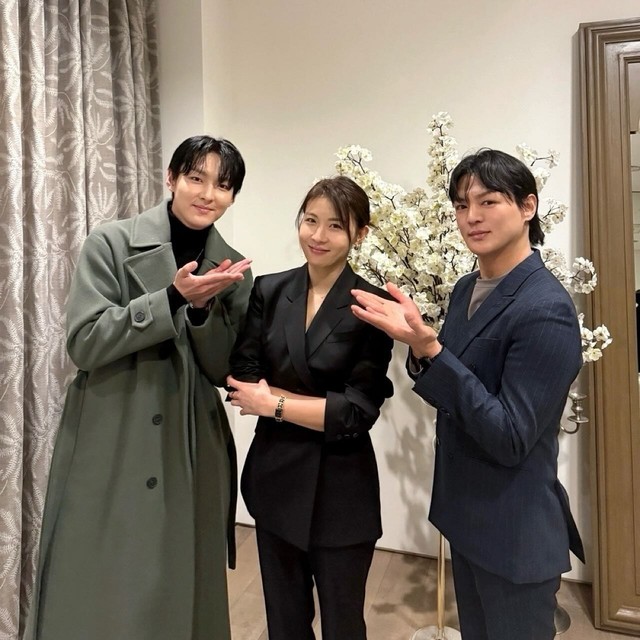Hôn lễ cặp diễn viên đình đám: Cô dâu chú rể quẩy tung chảo, Ha Ji Won - Lee Hyori dẫn đầu dàn sao - Ảnh 15. Hôn lễ cặp diễn viên đình đám: Cô dâu chú rể quẩy tung chảo, Ha Ji Won - Lee Hyori dẫn đầu dàn sao - Ảnh 15.