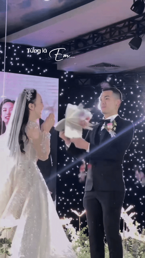 Kim Oanh hé lộ màn trao nhẫn cưới có 1-0-2 với chồng gia thế khủng, biểu cảm cô dâu chiếm trọn spotlight - Ảnh 3.