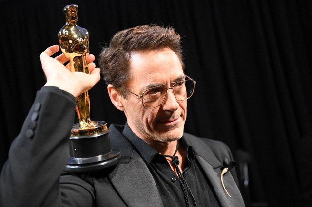 Emma Stone, Robert Downey Jr. gây phẫn nộ khi giật cúp, “bơ đẹp” Dương Tử Quỳnh và Quan Kế Huy ở Oscar: Vấn nạn Hollywood? - Ảnh 8.