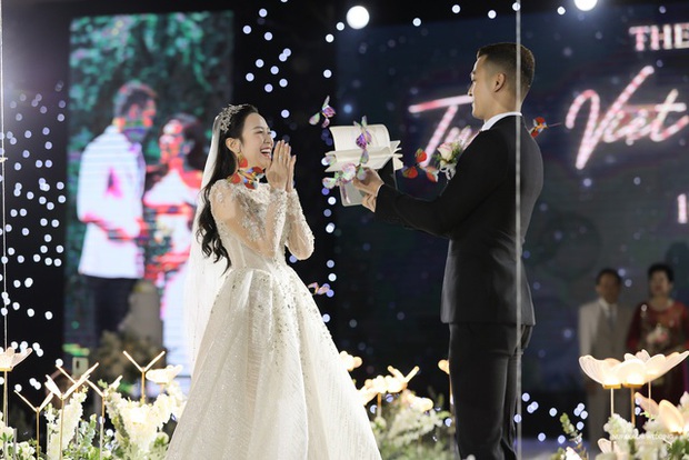 Kim Oanh hé lộ màn trao nhẫn cưới có 1-0-2 với chồng gia thế khủng, biểu cảm cô dâu chiếm trọn spotlight - Ảnh 6.