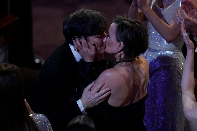 Nụ hôn tại Oscar - Ảnh 2.