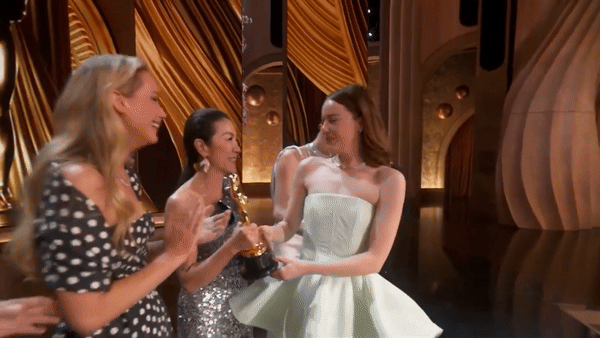 Dương Tử Quỳnh có động thái bất ngờ giữa drama bị Emma Stone - Jennifer Lawrence hùa nhau cô lập trên sân khấu Oscar - Ảnh 7.