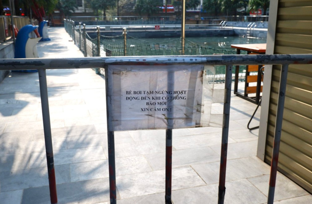 Thông tin mới vụ bé trai tử vong tại bể bơi chung cư ở Hà Nội - Ảnh 2.