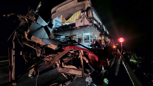 Khởi tố vụ án tai nạn trên cao tốc Cam Lộ - La Sơn - Ảnh 2.