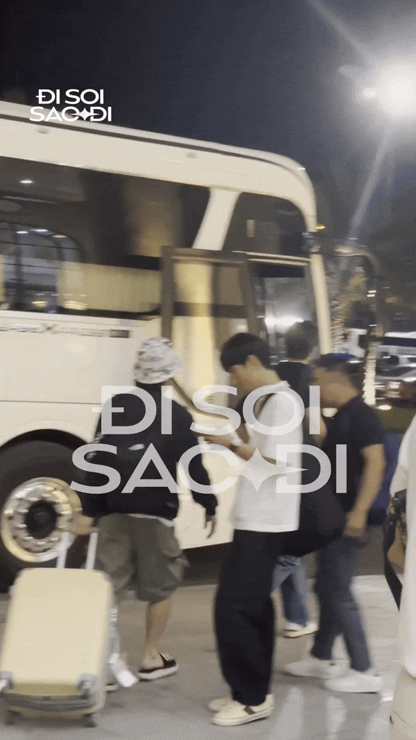 Độc quyền: Bắt cận cảnh dàn sao Cô Đi Mà Lấy Chồng Tôi ra sân bay rời Việt Nam, Park Min Young để mặt mộc thành tâm điểm - Ảnh 10.