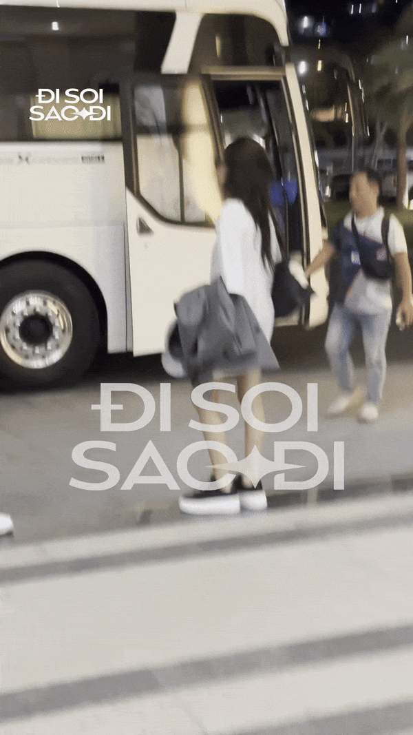 Độc quyền: Bắt cận cảnh dàn sao Cô Đi Mà Lấy Chồng Tôi ra sân bay rời Việt Nam, Park Min Young để mặt mộc thành tâm điểm - Ảnh 5.