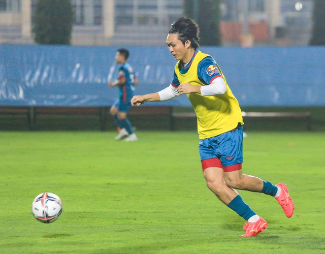 H&ugrave;ng Dũng ước Tuấn Anh rời đi sớm hơn: Bạn ấy ở HAGL 7-8 năm nhưng th&agrave;nh t&iacute;ch chưa c&oacute; - Ảnh 2.