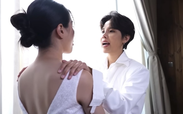 Vũ C&aacute;t Tường bị t&oacute;m bằng chứng hẹn h&ograve; r&otilde; mồn một, th&acirc;n mật b&ecirc;n t&igrave;nh tin đồn ở hậu trường - Ảnh 8.
