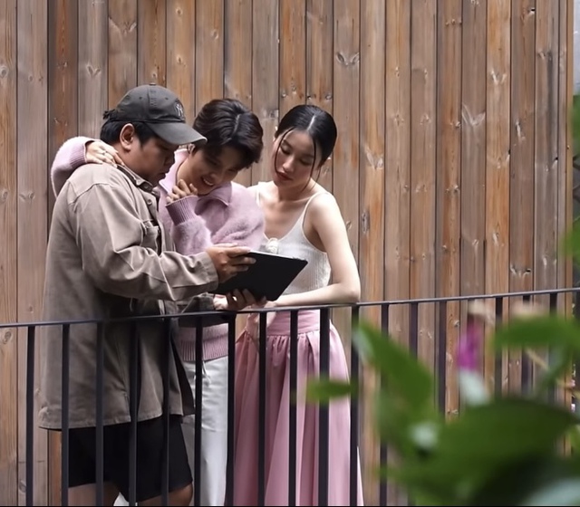 Vũ C&aacute;t Tường bị t&oacute;m bằng chứng hẹn h&ograve; r&otilde; mồn một, th&acirc;n mật b&ecirc;n t&igrave;nh tin đồn ở hậu trường - Ảnh 5.