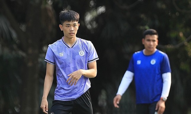 Nguyễn Đình Bắc thiếu chuyên nghiệp khi xé thỏa thuận với Hà Nội FC - Ảnh 1.