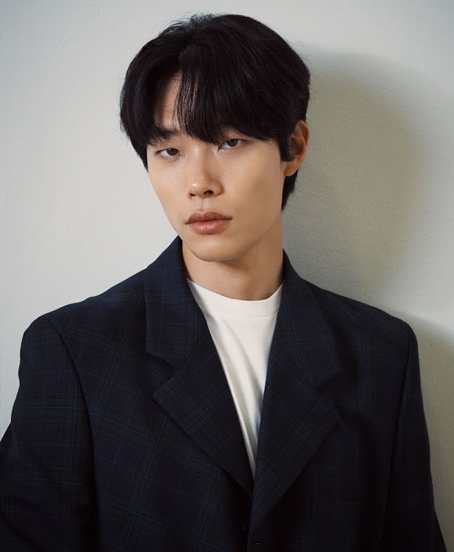 Hyeri từng no gạch đ&aacute; v&igrave; tin đồn ngoại t&igrave;nh với bạn diễn, Ryu Jun Yeol chẳng hề l&ecirc;n tiếng bảo vệ người y&ecirc;u - Ảnh 5.