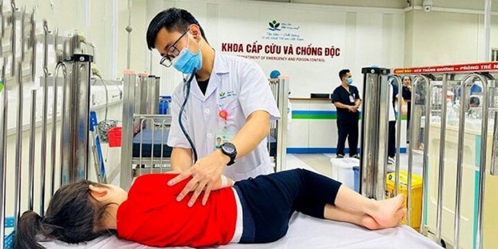 Ăn nhầm thuốc giảm cân của chị, bé gái 3 tuổi ngộ độc - Ảnh 1.