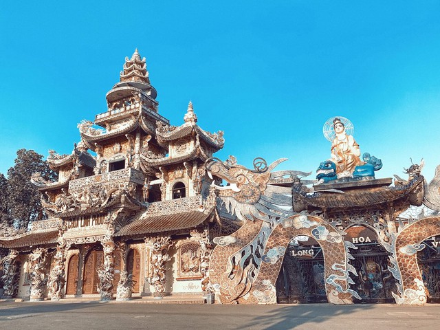Sử dụng hàng triệu mảnh sành sứ, ngôi chùa cách trung tâm Đà Lạt 8km giữ tới 11 kỷ lục Việt Nam - Ảnh 1.