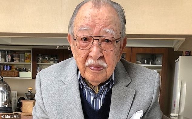 Cha đẻ của karaoke qua đời ở tuổi 100 - Ảnh 1.