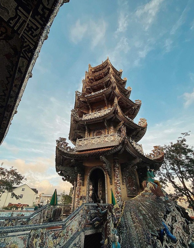 Sử dụng hàng triệu mảnh sành sứ, ngôi chùa cách trung tâm Đà Lạt 8km giữ tới 11 kỷ lục Việt Nam - Ảnh 7.