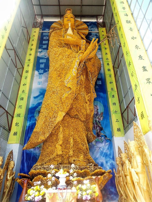 Sử dụng hàng triệu mảnh sành sứ, ngôi chùa cách trung tâm Đà Lạt 8km giữ tới 11 kỷ lục Việt Nam - Ảnh 6.