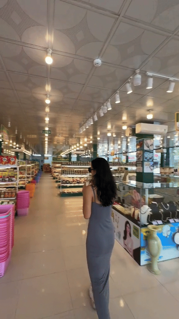 Đu trend Tóp Tóp, cô gái quê Đà Nẵng lộ thân phận tiểu thư khi flex gia đình sở hữu 13 siêu thị và chuỗi nhà hàng có tiếng - Ảnh 3.