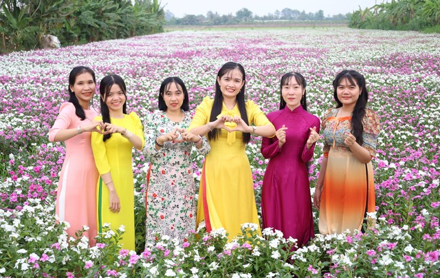 Vườn trồng cây thuốc Nam ở Cần Thơ bất ngờ trở thành điểm check-in hút khách - Ảnh 3.