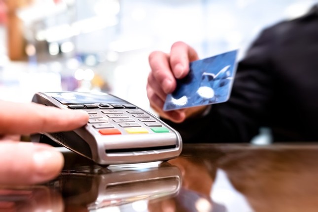 Vụ vay 8,5 triệu &ocirc;m nợ 8,8 tỷ đồng: Ph&acirc;n biệt loại thẻ, tr&aacute;ch nhiệm ng&acirc;n h&agrave;ng - Ảnh 1.