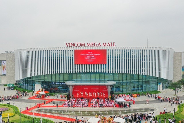 Sự dứt khoát xuyên suốt của tỷ phú Vượng khi cần tập trung: Từ đóng cửa Tập đoàn Tài chính Vincom, bán VinMart, Vincom Retail, One Mount đến dừng Vinsmart, Vinpearl Air - Ảnh 1.