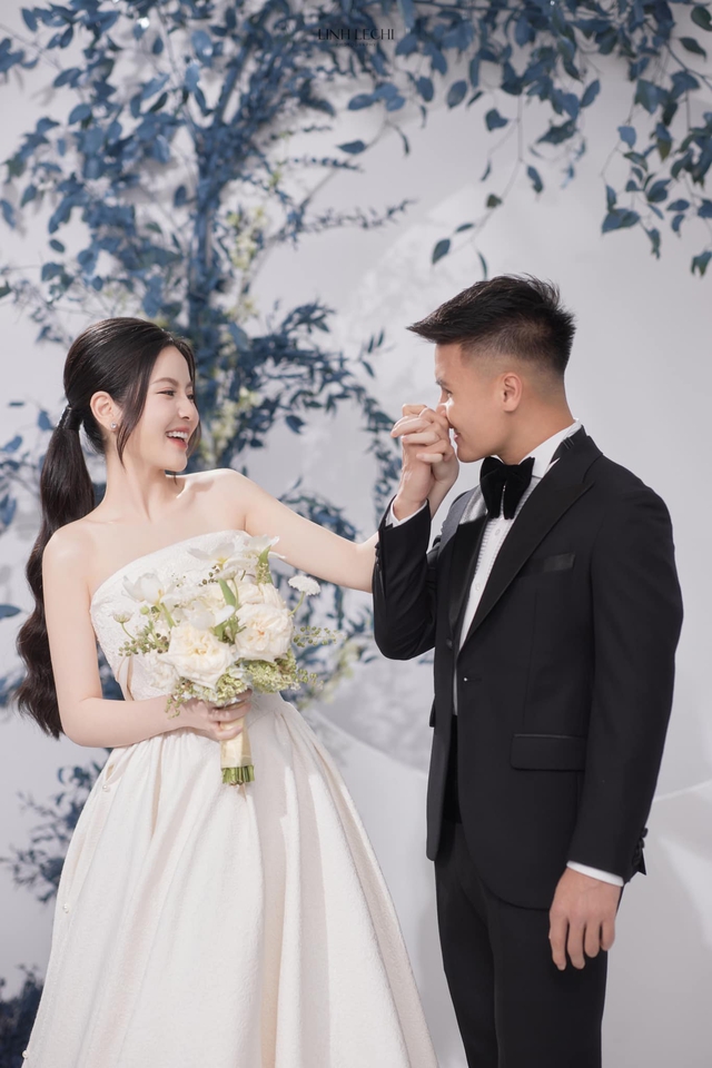 Xả loạt ảnh cưới nét căng của Quang Hải - Chu Thanh Huyền, cô dâu chơi lớn diện đến 7 bộ váy cưới? - Ảnh 8.