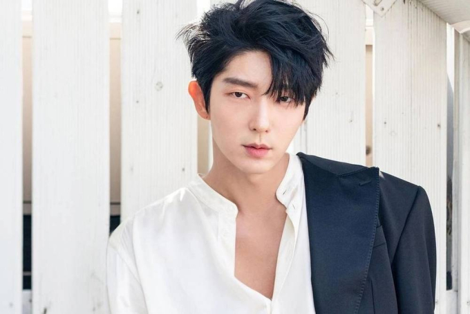 Lee Jun Ki bị 200 đoàn phim từ chối vì quá đẹp