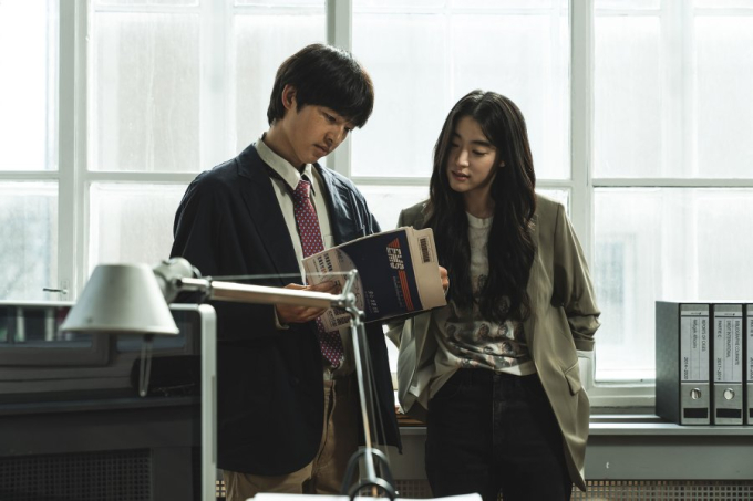 Tình mới của Song Joong Ki vừa đẹp vừa ngầu khiến netizen mê mệt, visual được khen giống cả showbiz - Ảnh 3.