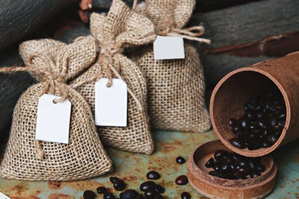Loại b&atilde; từ đồ uống nhiều người d&ugrave;ng xong đều vứt đi, thực tế c&oacute; cực nhiều c&ocirc;ng dụng trong việc dọn nh&agrave; - Ảnh 3.