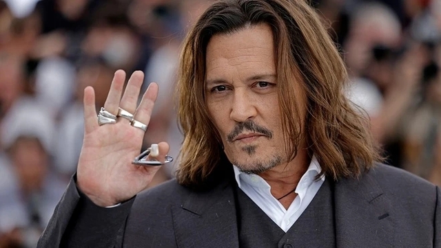 Johnny Depp bị tố hành xử lỗ mãng với bạn diễn nữ, người trong cuộc có phản ứng quyết liệt - Ảnh 4.