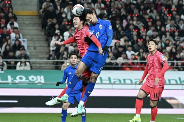 Th&aacute;i Lan tạo địa chấn khi cầm h&ograve;a H&agrave;n Quốc 1-1 ngay tr&ecirc;n s&acirc;n kh&aacute;ch, Son Heung-min ghi b&agrave;n vẫn phải chia điểm đầy cay đắng - Ảnh 10.