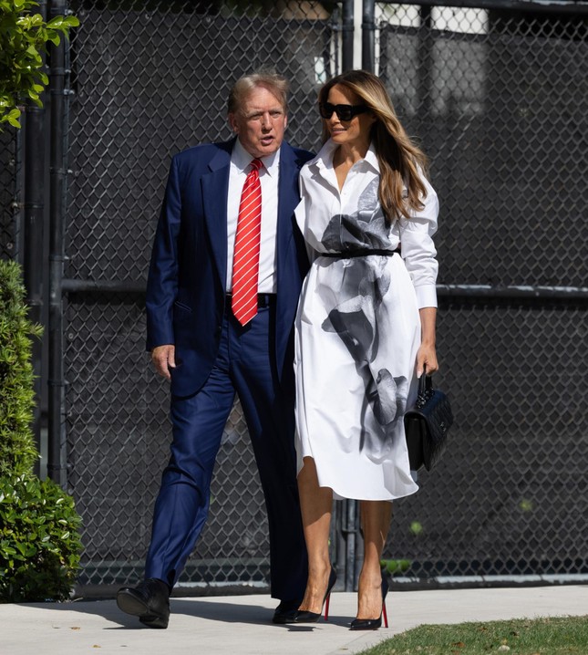 Bà Melania hiếm hoi xuất hiện cùng ông Trump - Ảnh 2.