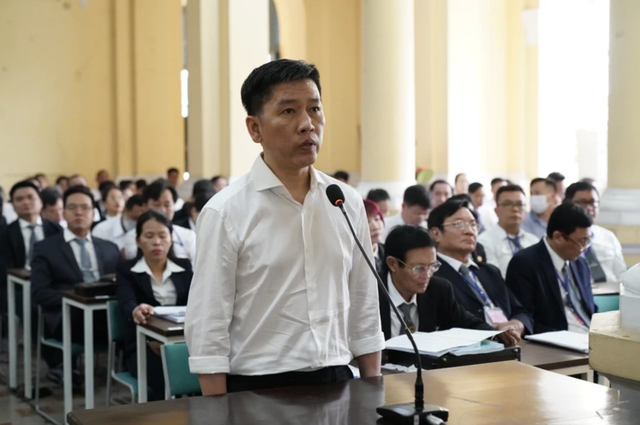 Xét xử vụ án Vạn Thịnh Phát: Người chở 5,2 triệu USD đến nhà cựu cục trưởng xin khoan hồng - Ảnh 1. Xét xử vụ án Vạn Thịnh Phát: Người chở 5,2 triệu USD đến nhà cựu cục trưởng xin khoan hồng - Ảnh 1.