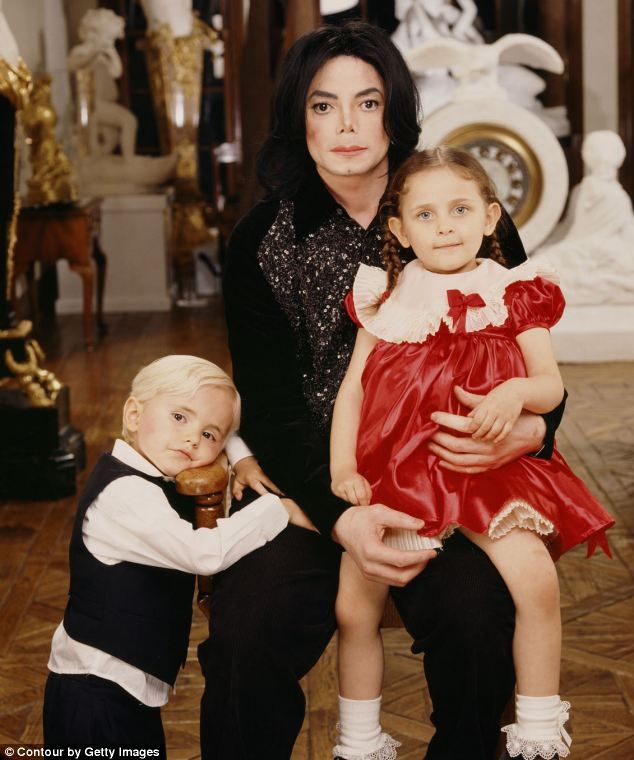 Bi kịch của 3 đứa trẻ nhà Michael Jackson: Con trai cả mắc bệnh, con gái tự tử vì bị cưỡng hiếp, con trai út bị bắt nạt - Ảnh 4.
