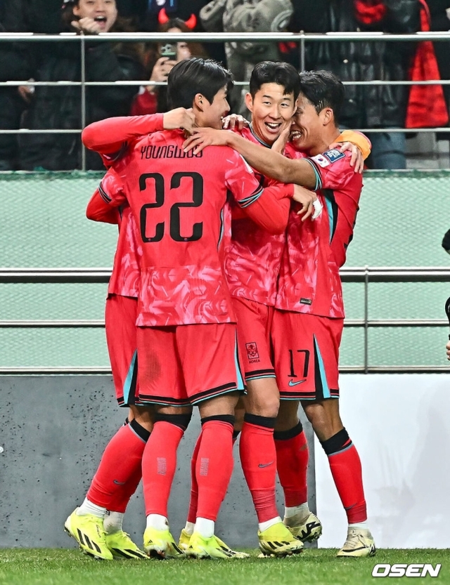 Thái Lan tạo địa chấn khi cầm hòa Hàn Quốc 1-1 ngay trên sân khách, Son Heung-min ghi bàn vẫn phải chia điểm đầy cay đắng - Ảnh 4.