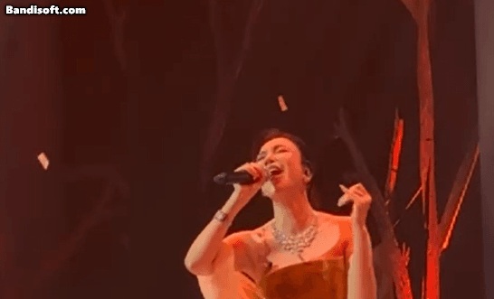 Hồ Quỳnh Hương lần đầu hát live ca khúc mới: Visual khác lạ, bắn nốt cao đã tai - Ảnh 1.