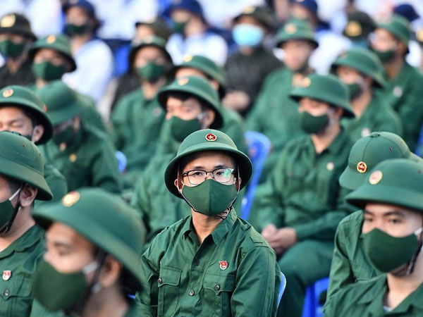 Bộ Quốc ph&ograve;ng trả lời kiến nghị bắt buộc phải thực hiện nghĩa vụ qu&acirc;n sự rồi mới đi học đại học - Ảnh 1.